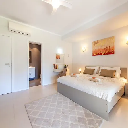Holiday Home Olhos D'Agua Near Beach * Albufeira