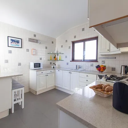 Holiday Home Olhos D'Agua Near Beach Willa Albufeira