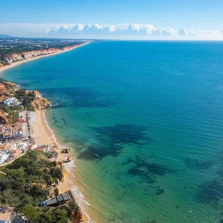 Holiday Home Olhos D'Agua Near Beach Willa