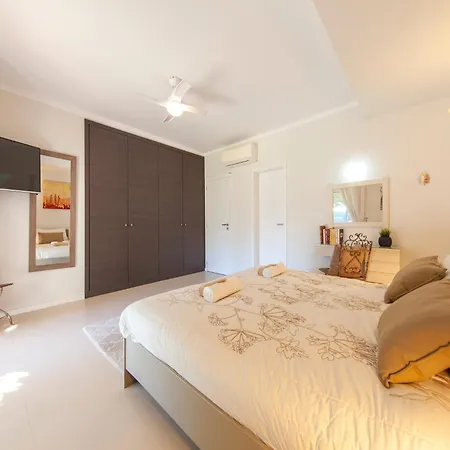 Holiday Home Olhos D'Agua Near Beach 阿尔布费拉