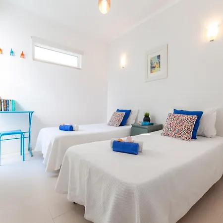 Holiday Home Olhos D'Agua Near Beach *